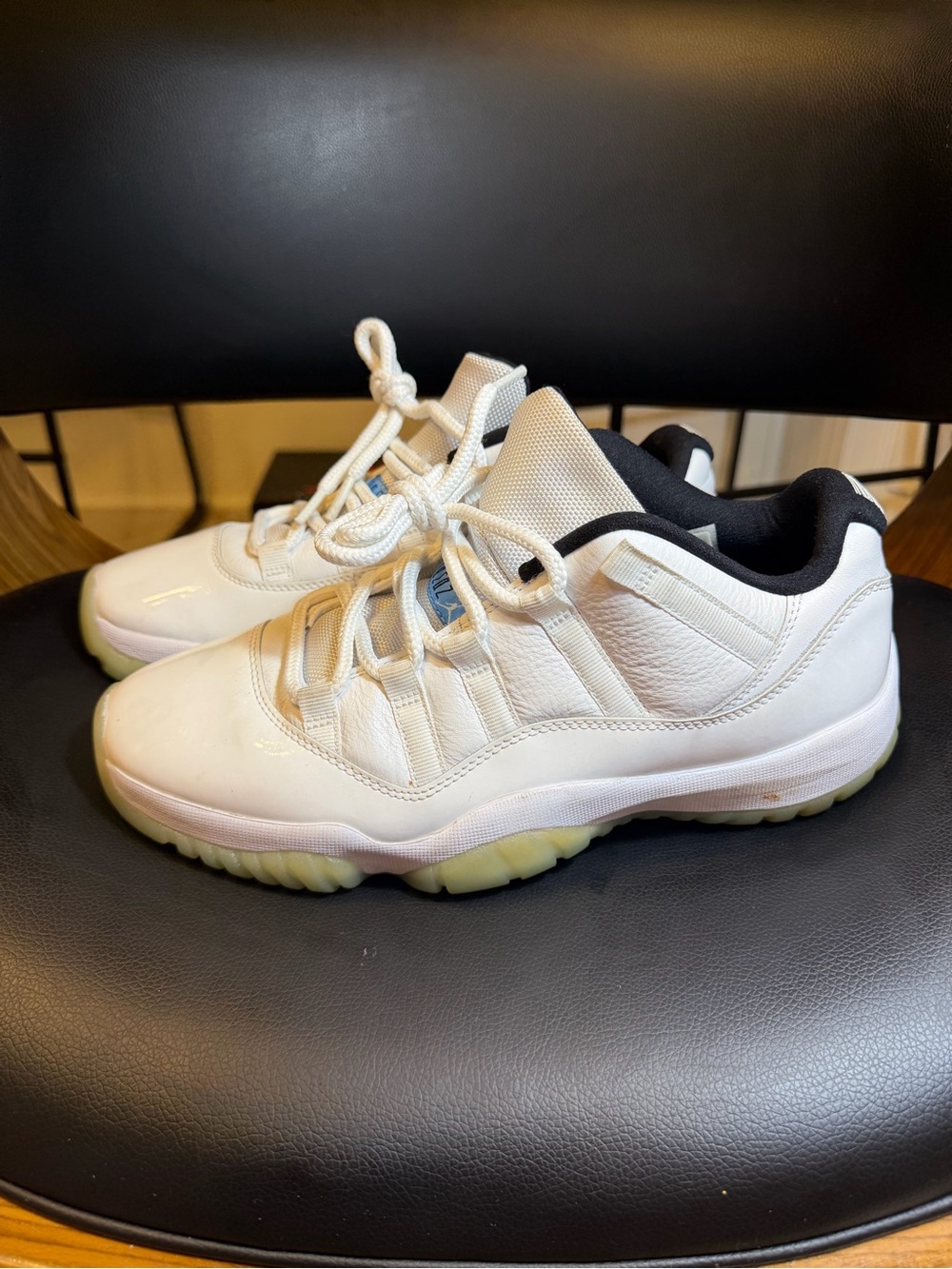 the Air Jordan 11 Retro Low 'Legend Blue' AV2187-117 Size 8.5
